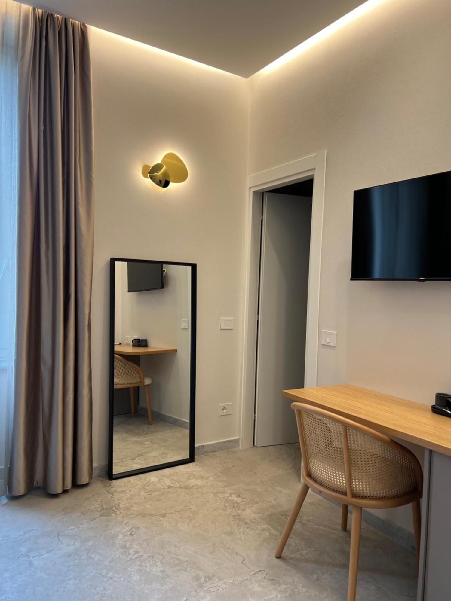 Elegant Rooms ลาสเปเซีย ภายนอก รูปภาพ