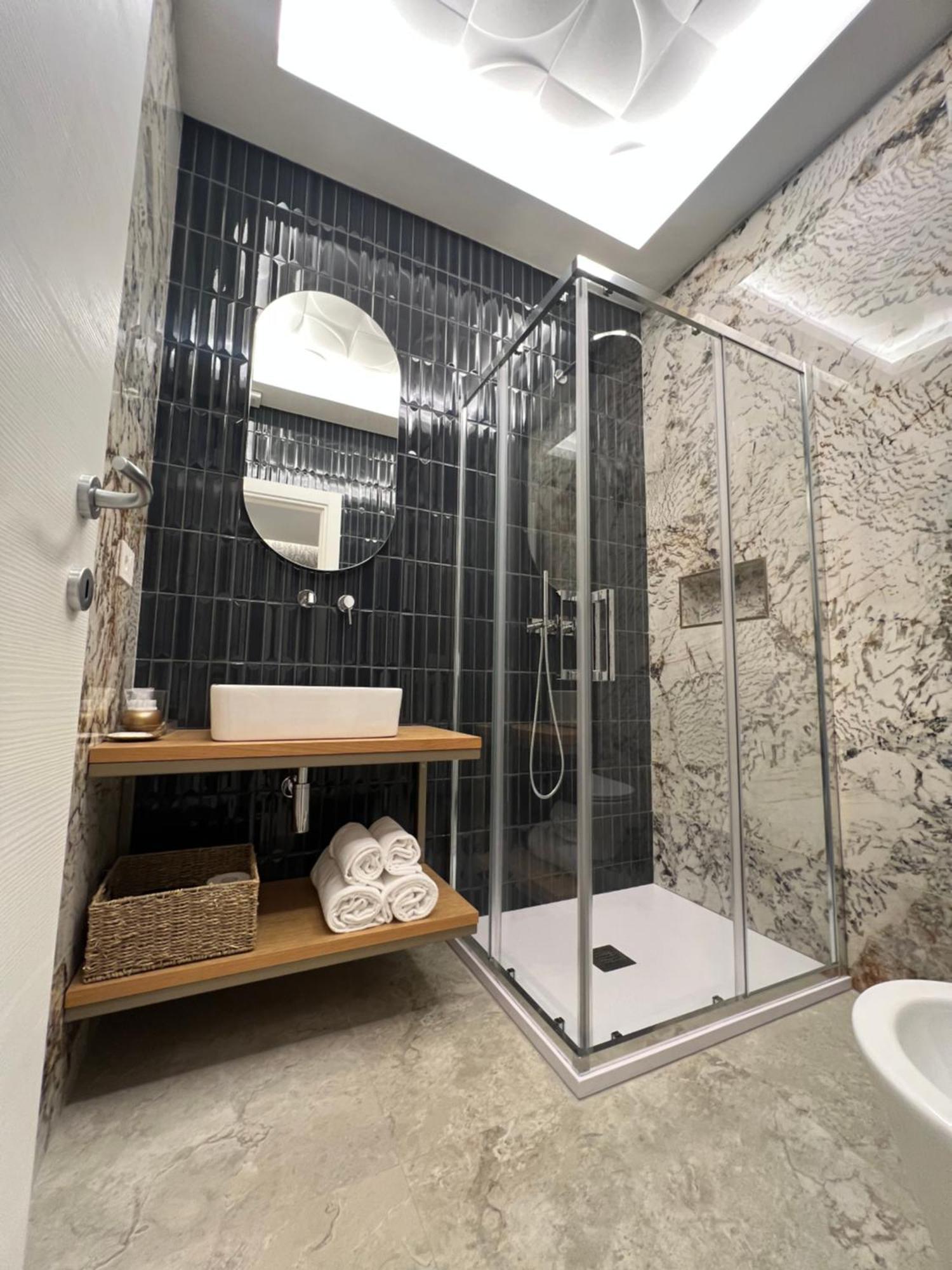 Elegant Rooms ลาสเปเซีย ภายนอก รูปภาพ