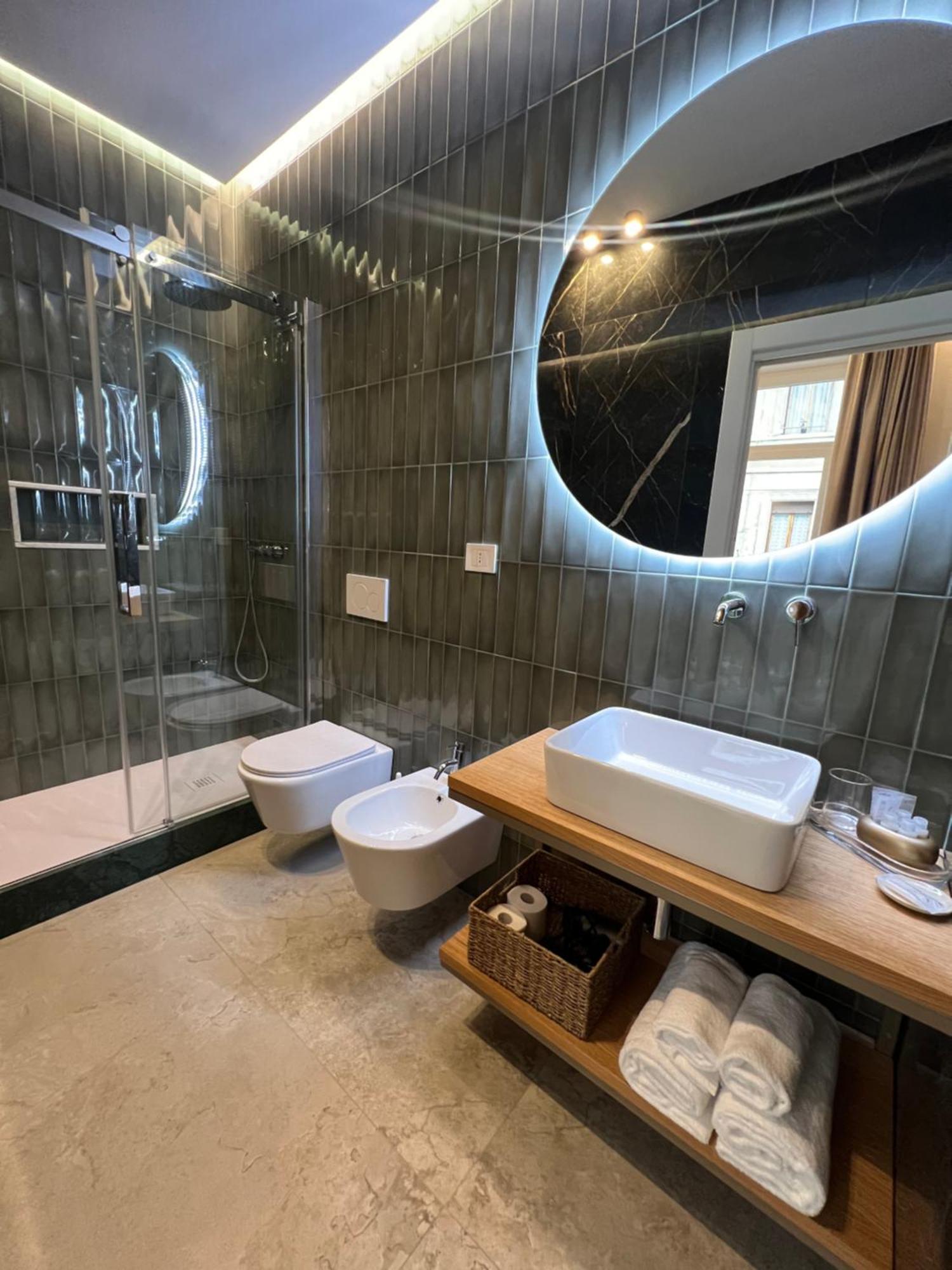 Elegant Rooms ลาสเปเซีย ภายนอก รูปภาพ