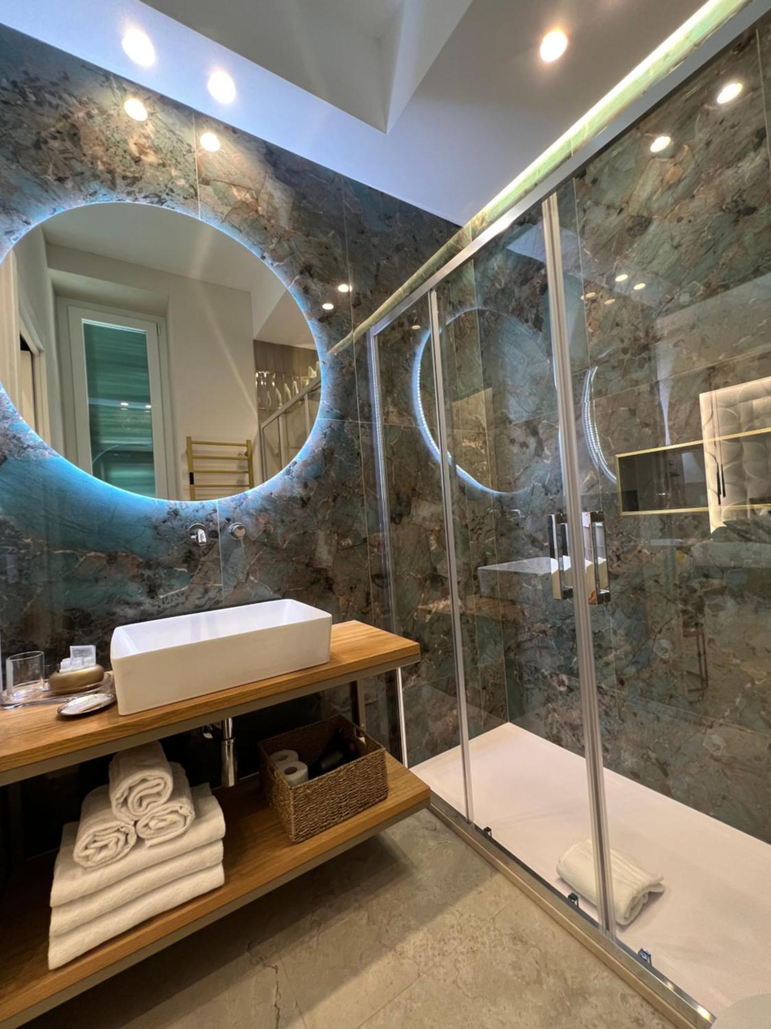 Elegant Rooms ลาสเปเซีย ภายนอก รูปภาพ