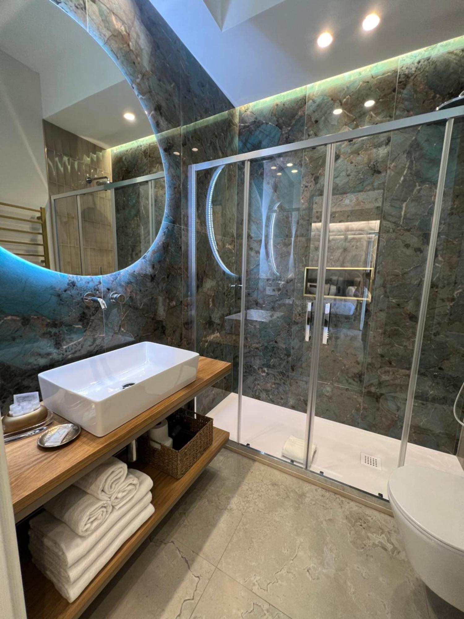 Elegant Rooms ลาสเปเซีย ภายนอก รูปภาพ