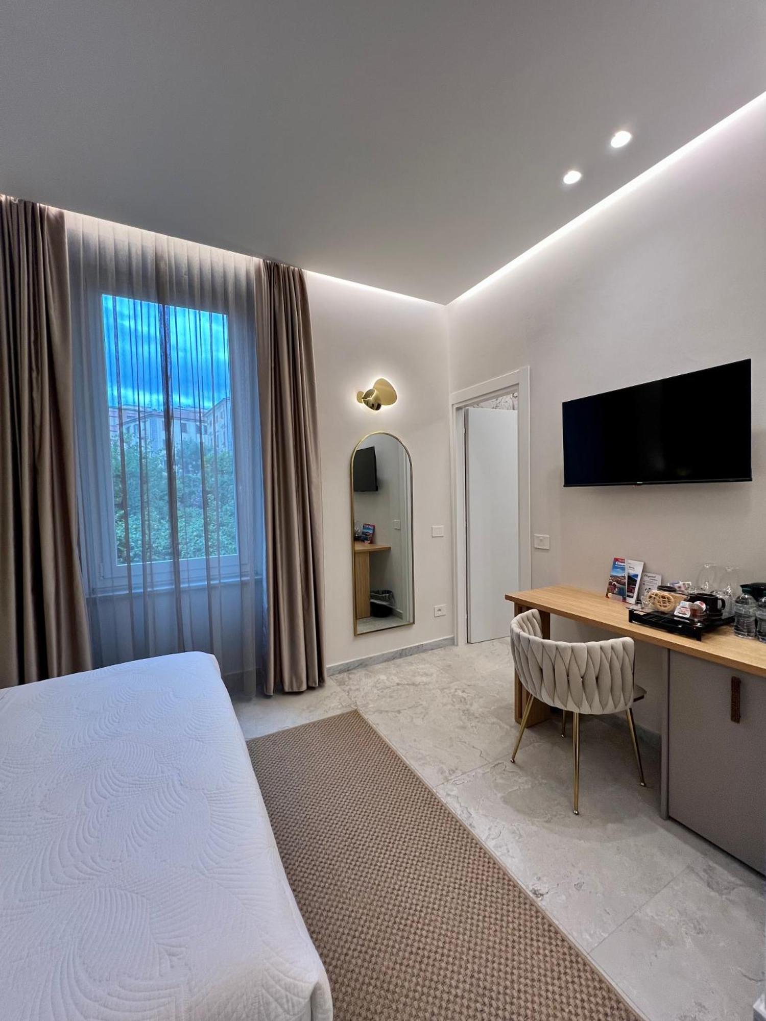 Elegant Rooms ลาสเปเซีย ภายนอก รูปภาพ