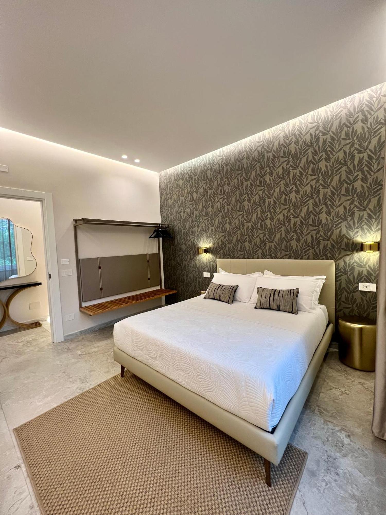 Elegant Rooms ลาสเปเซีย ภายนอก รูปภาพ