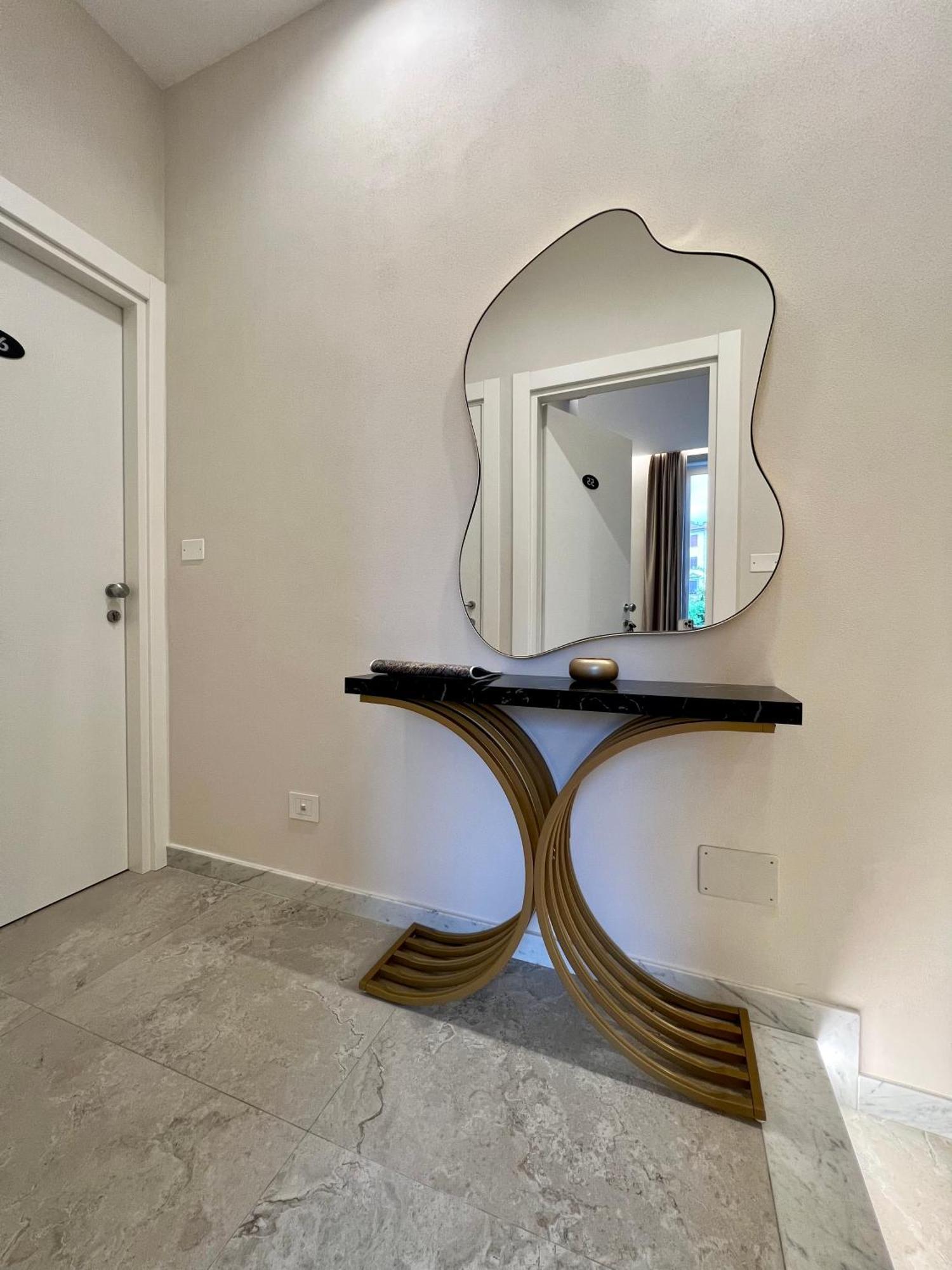 Elegant Rooms ลาสเปเซีย ภายนอก รูปภาพ