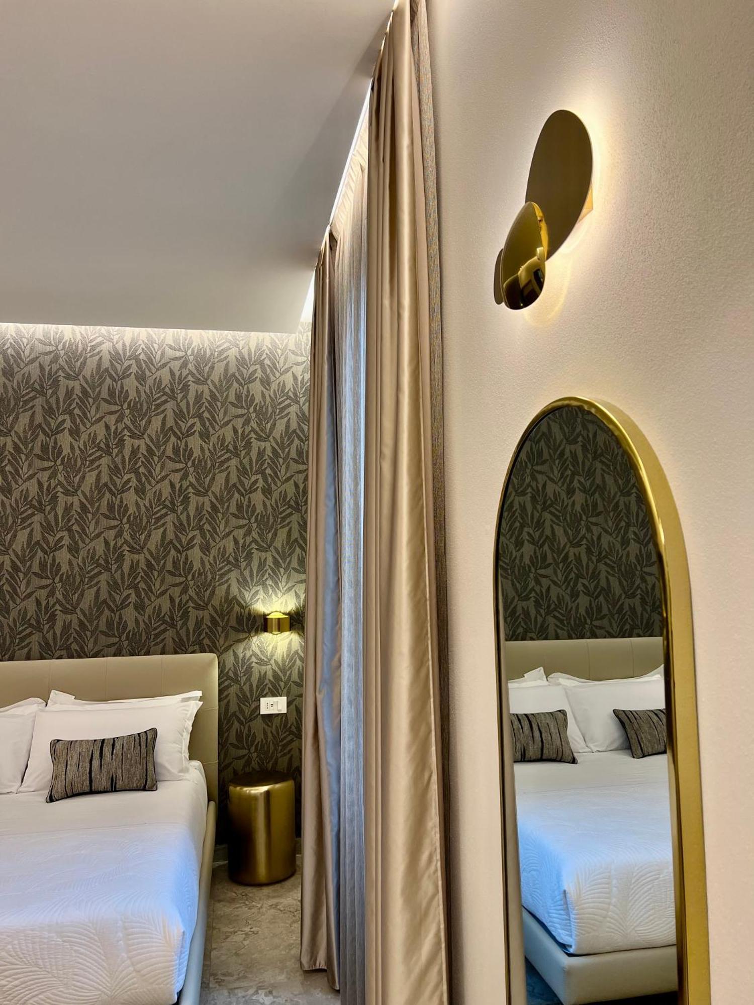 Elegant Rooms ลาสเปเซีย ภายนอก รูปภาพ