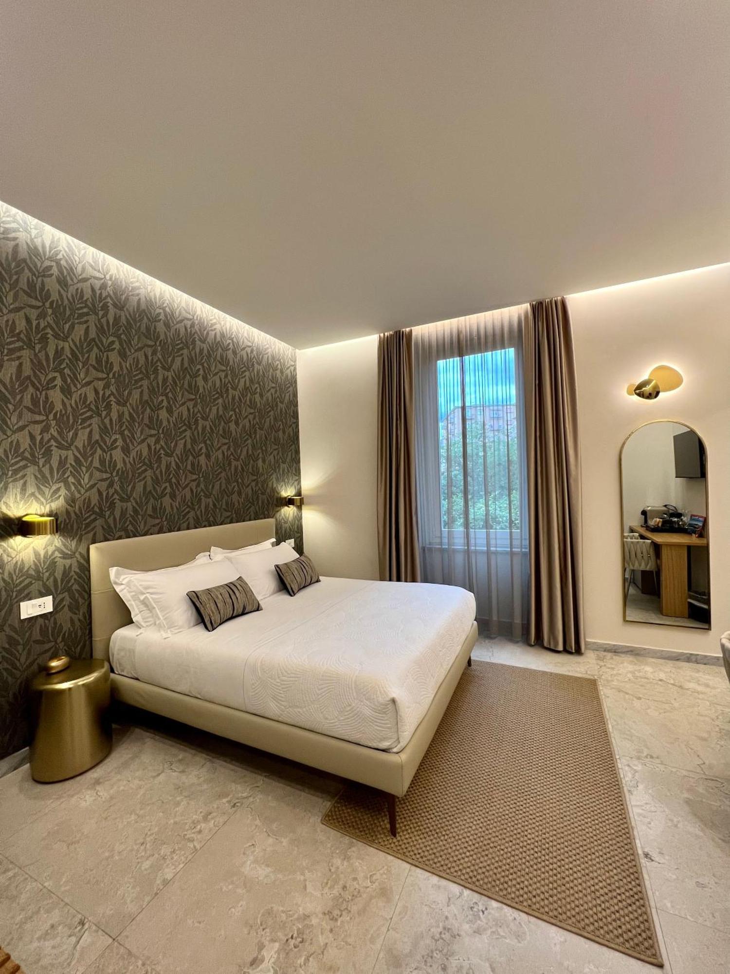 Elegant Rooms ลาสเปเซีย ภายนอก รูปภาพ
