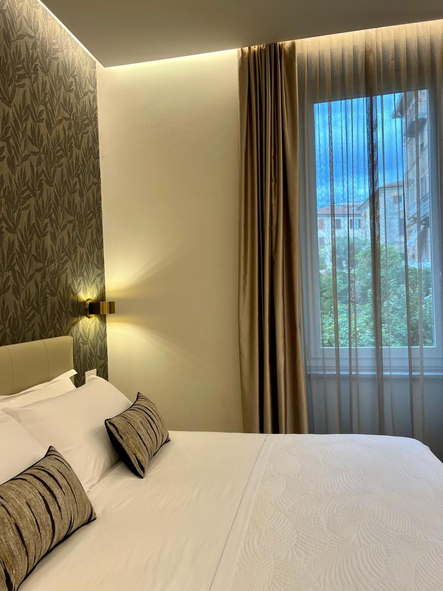 Elegant Rooms ลาสเปเซีย ภายนอก รูปภาพ