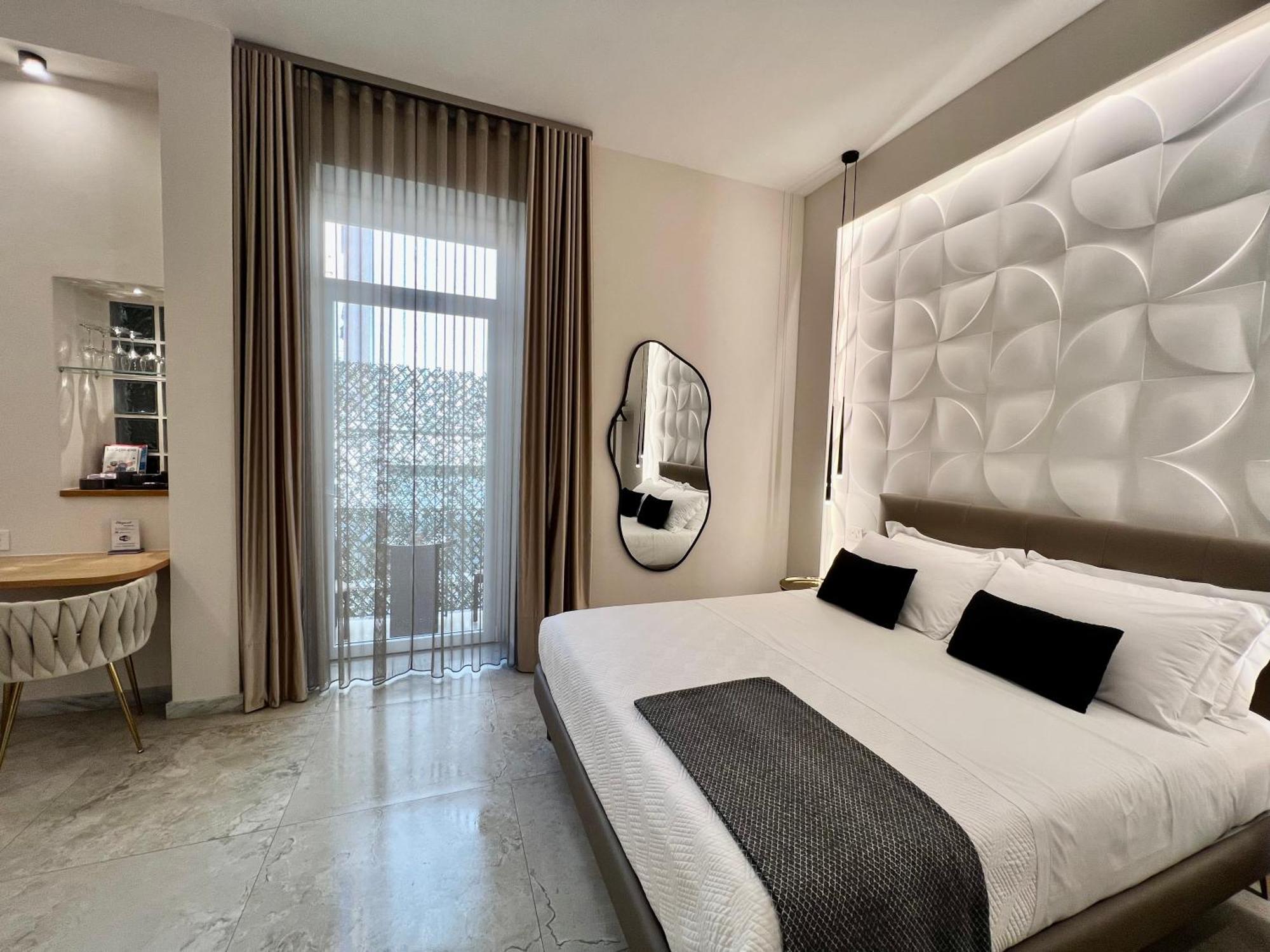 Elegant Rooms ลาสเปเซีย ภายนอก รูปภาพ